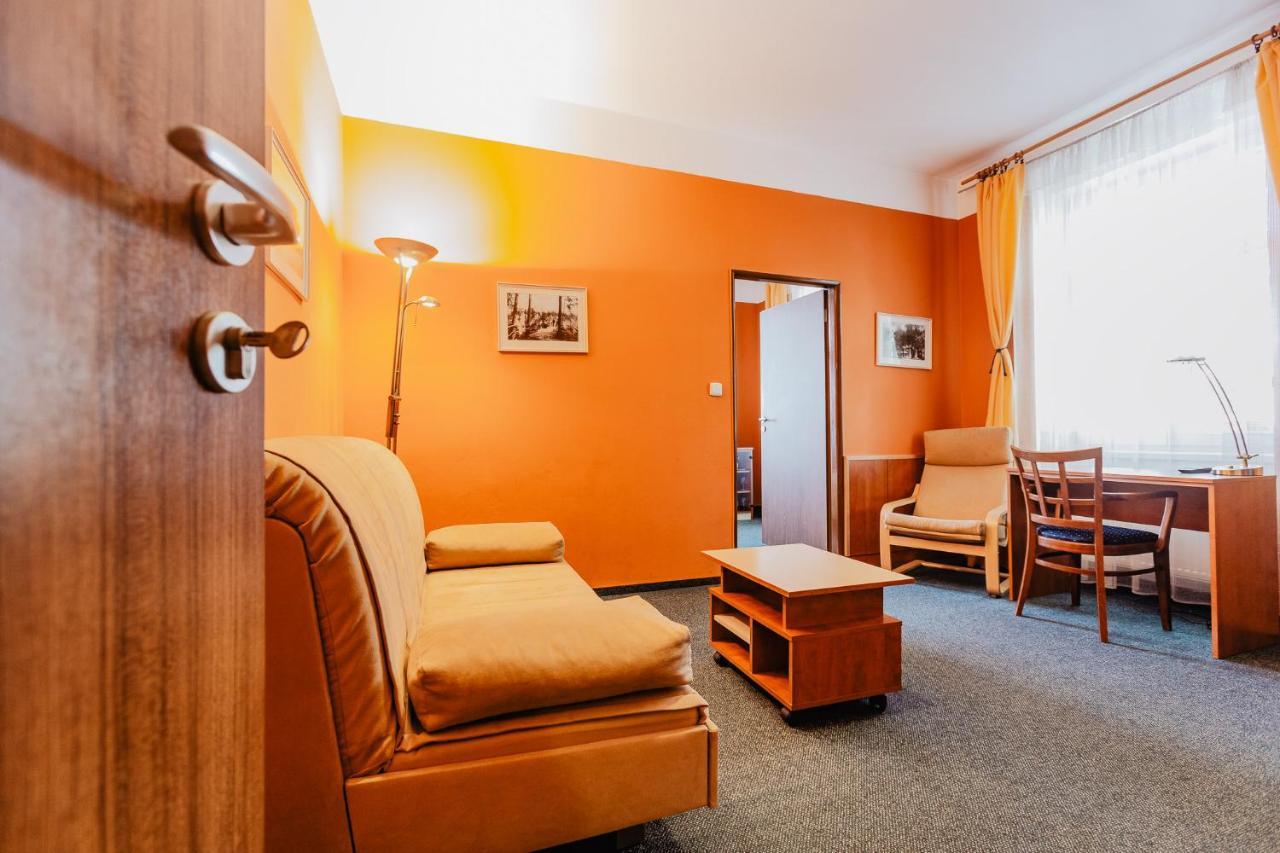 Hotel U Valdicke Brany Jičín Buitenkant foto