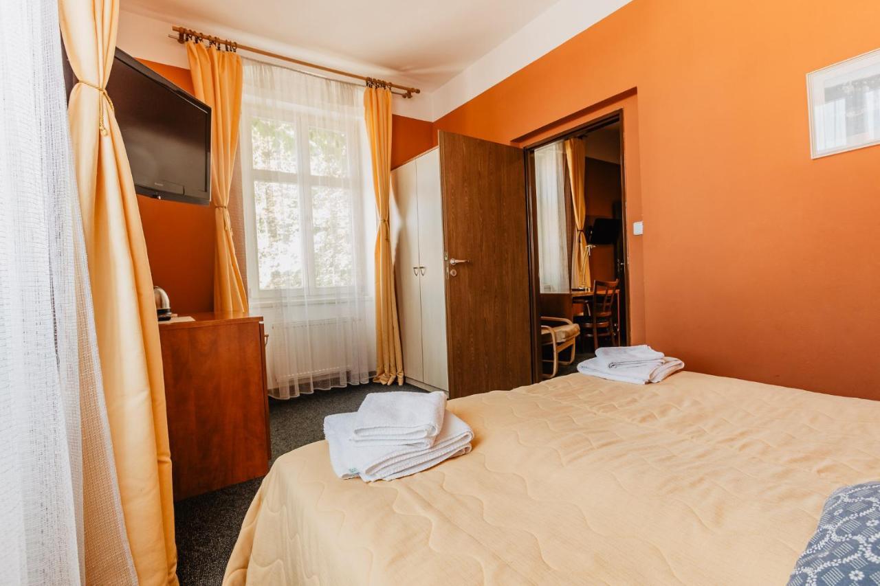 Hotel U Valdicke Brany Jičín Buitenkant foto