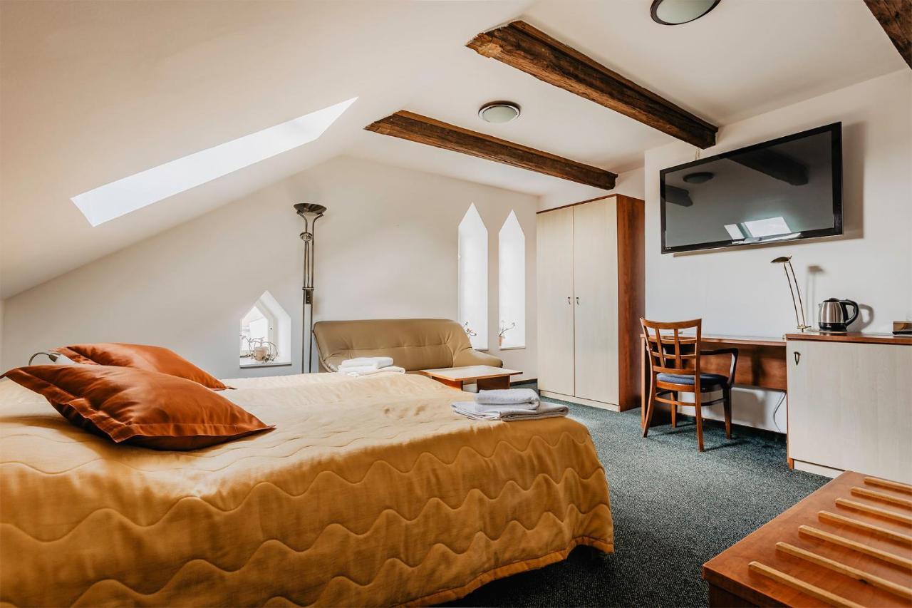 Hotel U Valdicke Brany Jičín Buitenkant foto