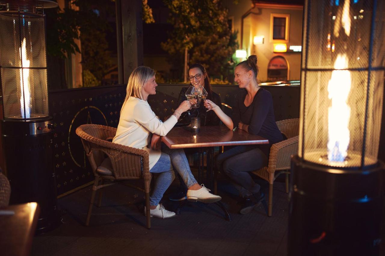 Hotel U Valdicke Brany Jičín Buitenkant foto
